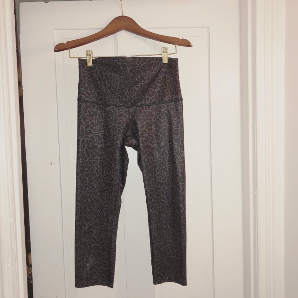 Lululemon size 6 floral print crops